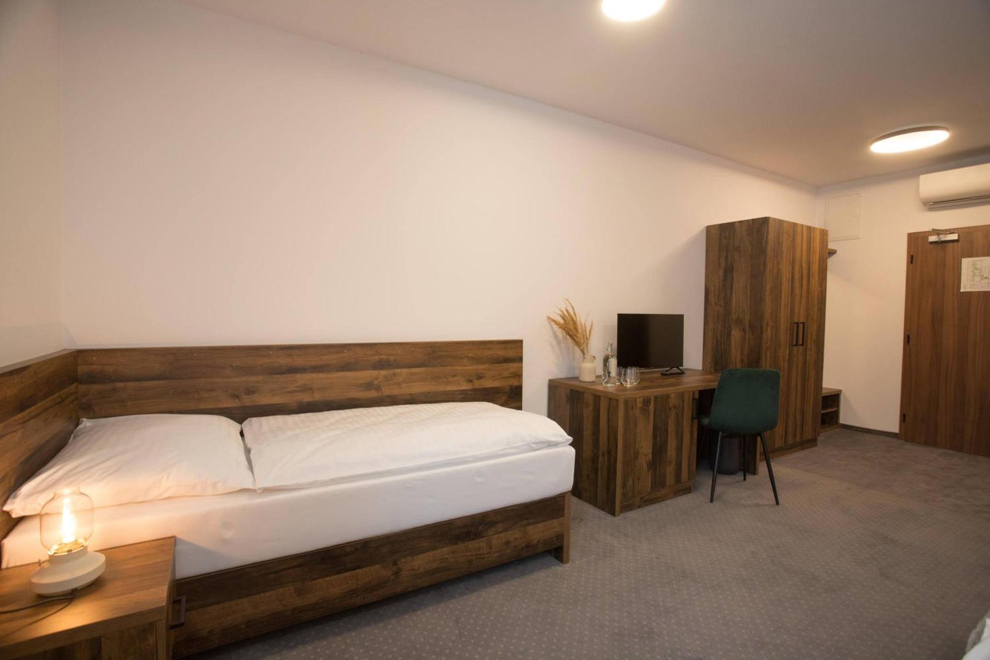 Wellness Hotel Zavadilka Prostredni Becva Exterior photo